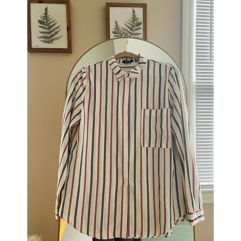 AMBIANCE BUTTON DOWN LONG SLEEVE SHIRT.